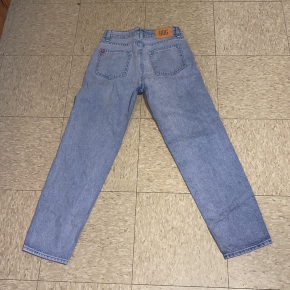 Urban Outfitters BDG High Waisted Pegged Cowboy Jeans in Light Blue Wash size 26 - Picture 7 of 16